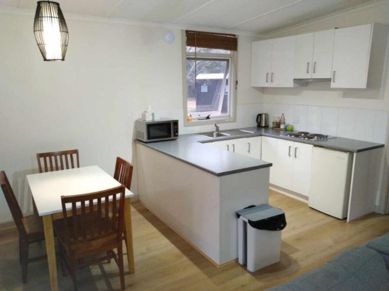 Russell Falls Holiday Cottages National Park ภายนอก รูปภาพ